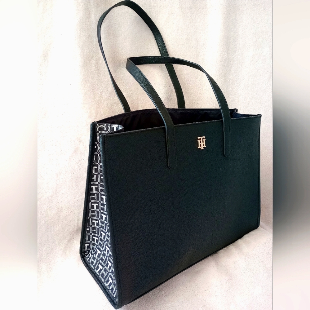 NWT Tommy Hilfiger Tote/Purse